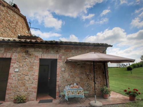 Cosy Farmhouse in Proceno with Swimming Pool