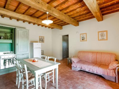 Apartment in a modern holiday home in Anghiari