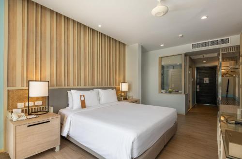 room detail thumbnail 1