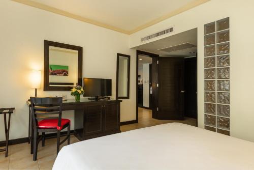 room detail thumbnail 1