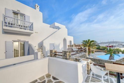 Makis Place - image 13