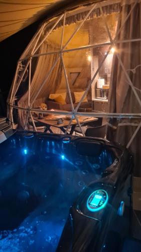 Karstais baseins, Agros Glamping Boutique in Agros