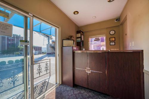 Broadway Inn by OYO Portland Downtown - 로비