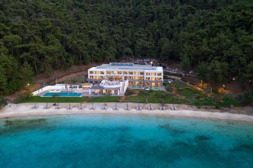 Vathi Cove Luxury Resort & Spa