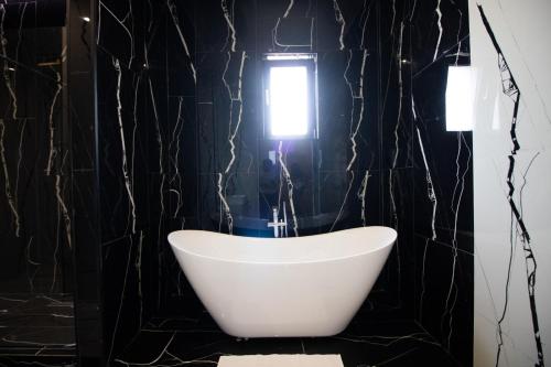 HOTEL GLAMOUR IMPERIAL in Bodzavásár