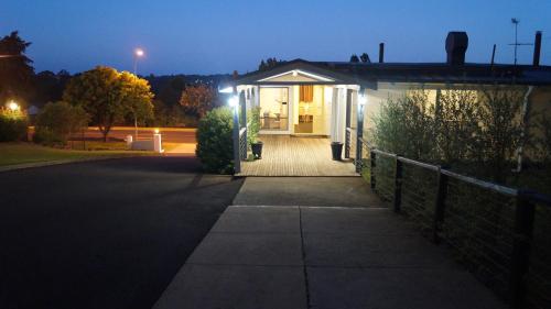 . Armidale Inn