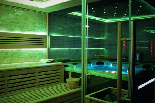 Bad i varme kilder, Villa in the Vineyard with Pool, HotTub & Sauna in Lendava