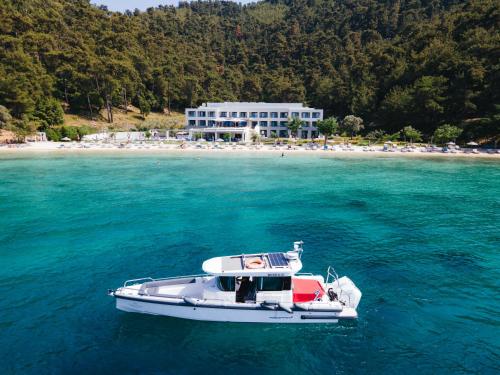 Vathi Cove Luxury Resort & Spa