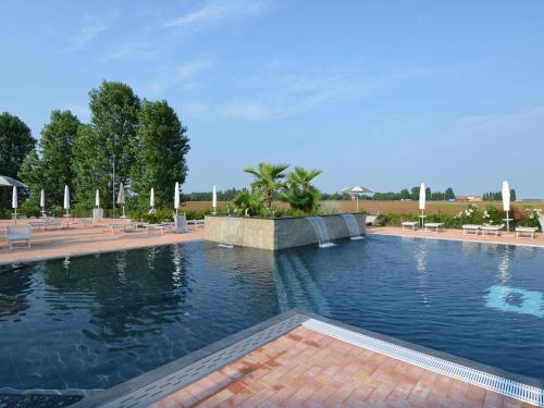  Characteristic apartment in Codigoro with pool, Pension in Codigoro bei Bagni