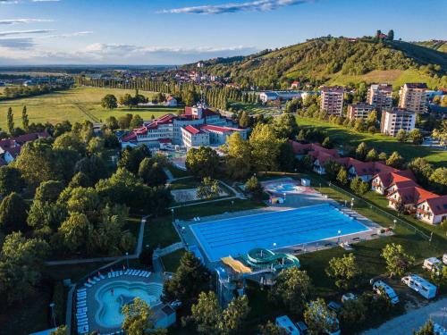Vandland, Villa in the Vineyard with Pool, HotTub & Sauna in Lendava
