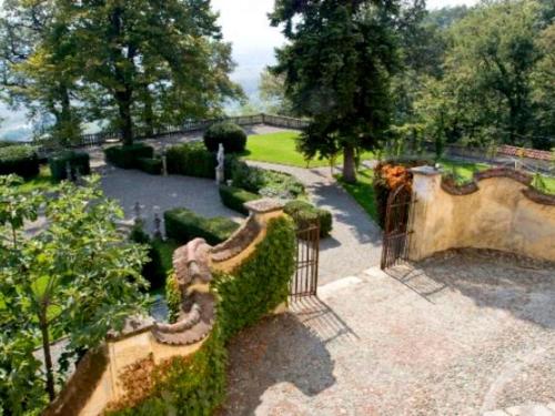 Luxurious Apartment in Rocca Grimalda with Garden