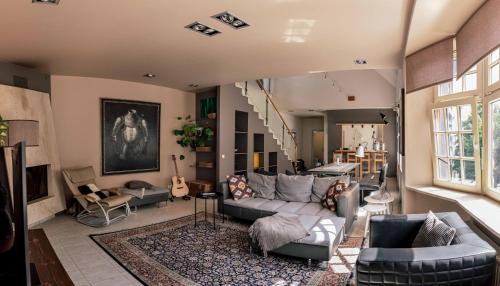 Spacious 2-story apt. w/ terrace - 280 m2, Riga (foto 10)