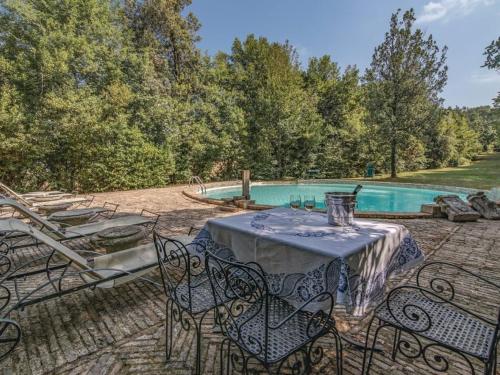  Luxurious Villa in Filottrano with Swimming Pool, Ferienwohnung in Filottrano