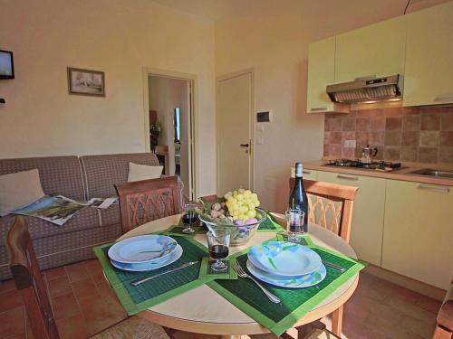 Nice flat in Arcevia with swimming pool