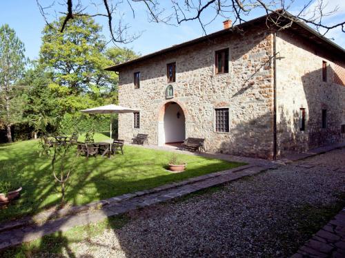  Pleasant Apartment with Swimming Pool Garden BBQ Parking in Lucolena in Chianti