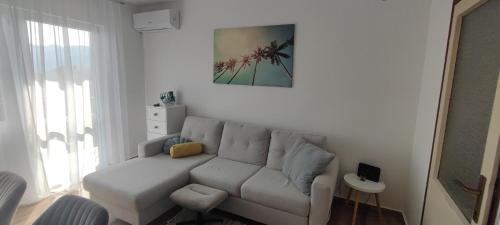 Modern and cosy with panorama view Modern and cosy with panorama view