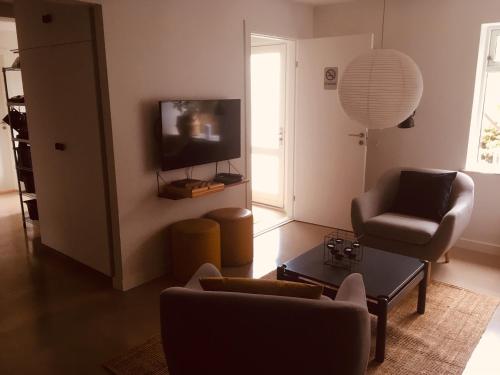  Villa med private værelser og delt køkken/badrum, centralt Viby sj in Viby