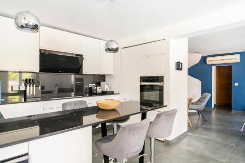 Belle villa de charme avec piscine in Trois Moulins