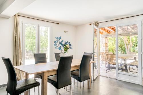 Belle villa de charme avec piscine in Trois Moulins