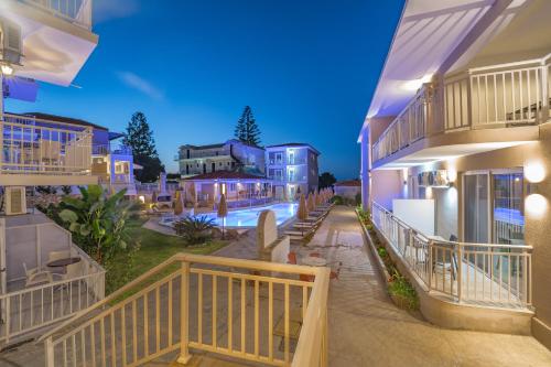 Amoudi Studios Apartments Hotel 4