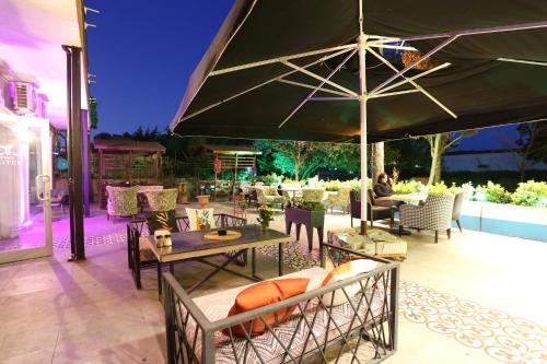 Restaurant, Turkuaz Hotel in Buyukcekmece