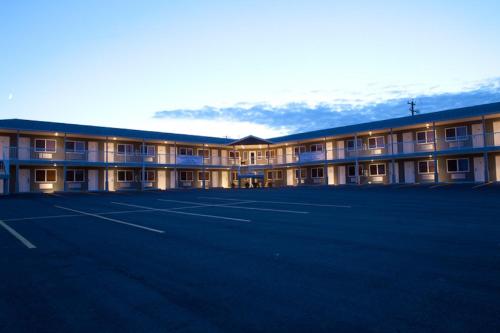 Shoreside Inn&Suites - Accommodation - Wabamun