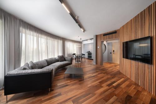 Large Suite