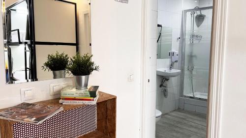 Way Hostel Madrid - image 12