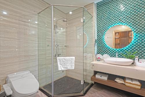 room detail thumbnail 2