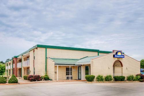 . Days Inn by Wyndham Monett