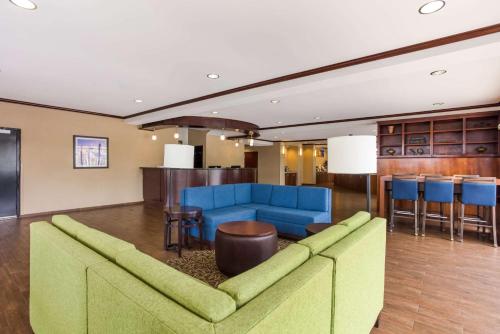 Comfort Suites North Mobile