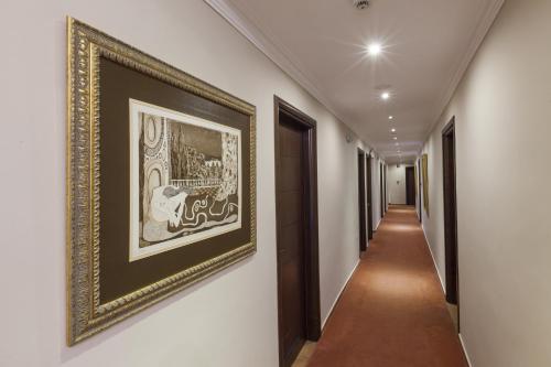 Dellas Boutique Hotel - image 10
