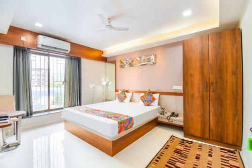 Super OYO Townhouse OAK Hotel Rajmudra