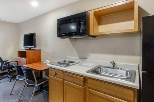 WoodSpring Suites Raleigh Garner