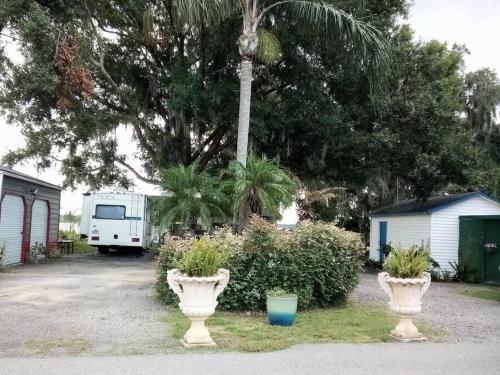 Exterior view, Waterfront Glamping Near Orlando in Auburndale