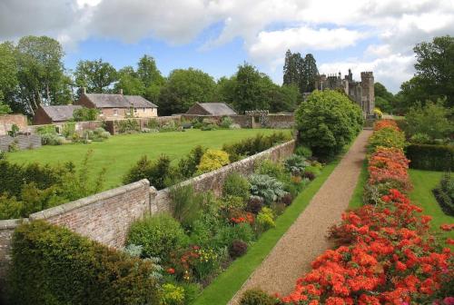 Castle Cottage, Wadhurst