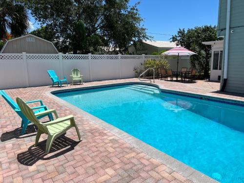 Poolside Paradise & Beach Bound in Seminole, USA