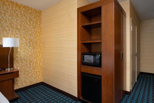 King Suite with Sofa Bed and Roll-in Shower - Mobility Accessible