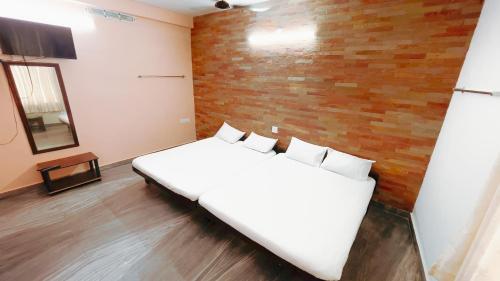 PPG HOMES in Manakunnam