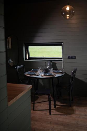 Facilities, Sleeping with the Horses in Budarholshverfi