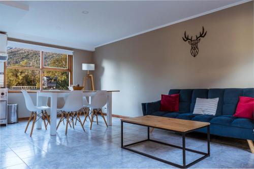 Apartment with Mountain View