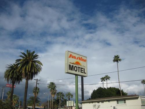 . Sunshine Motel