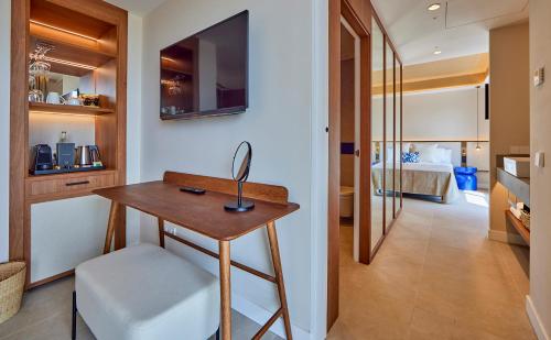 Universal Hotel Don Leon - image 8