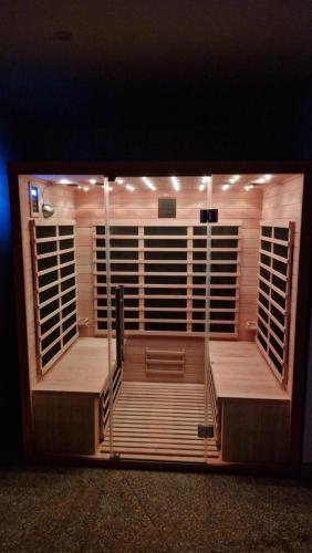 Sauna, La Villa 1848 by Vindihouses - piscine chauffée - sauna - billard - babyfoot (La Villa 1848 by Vindihouses - piscine chauffee - sauna - billard - babyfoot) in Épinac