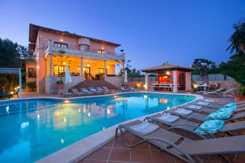 Oliveres by Vintage Travel