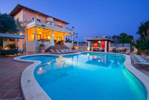 Oliveres by Vintage Travel