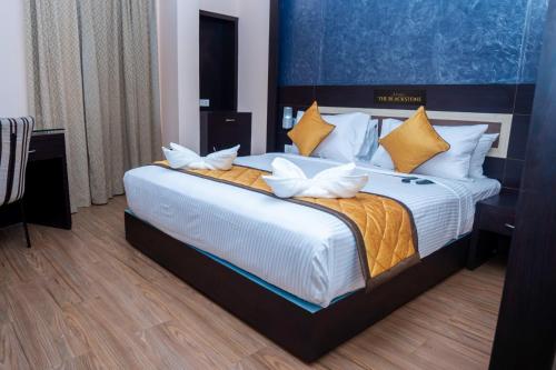 Superior Deluxe Double or Twin Room  image 5