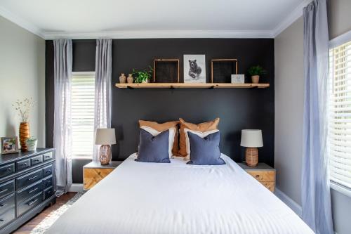 Elegant End Condo Fireplace Community Amenities