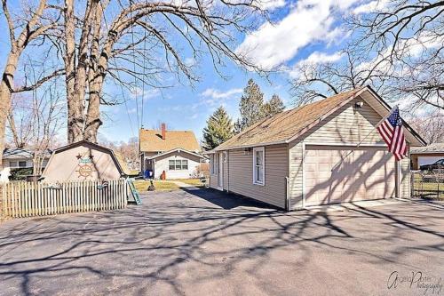 Riverfront Charmer with Character & Entertainment in McHenry, USA