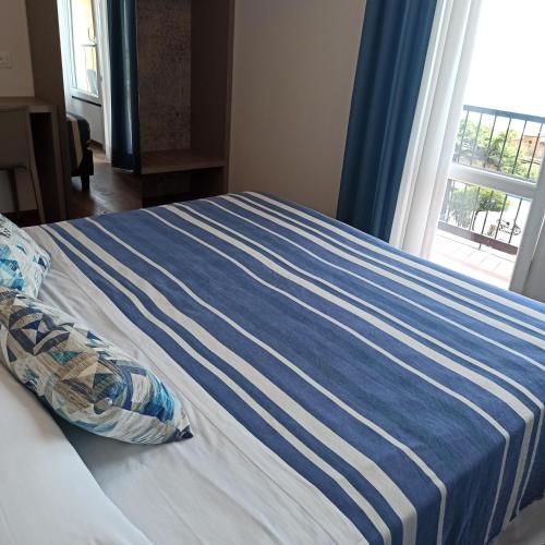 Double or Twin Room with Sea View